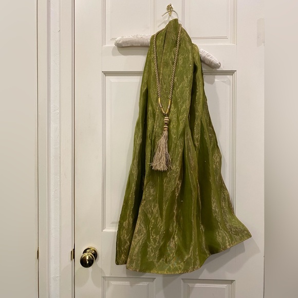 Bohemian chartreuse silk wrap - Picture 10 of 12